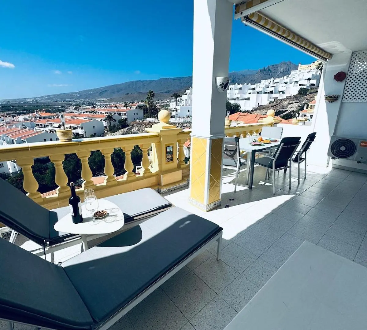 Tenerife Lovely Apartment With Ocean Mountain View アデヘ