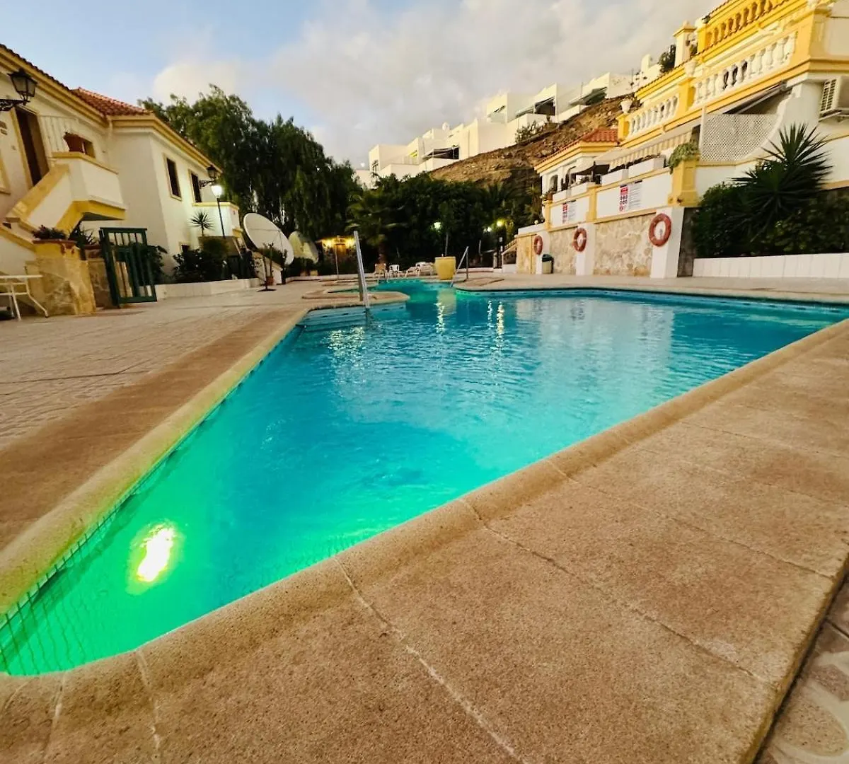 Tenerife Lovely Apartment With Ocean Mountain View アデヘ スペイン